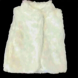 Carter’s White Faux Fur Vest 2T NWT